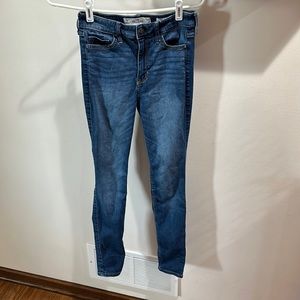 Hollister women jeans size 1R w25,l28 high-rise super skinny